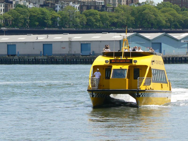 Building et Insolite: The New York Taxi Water 2